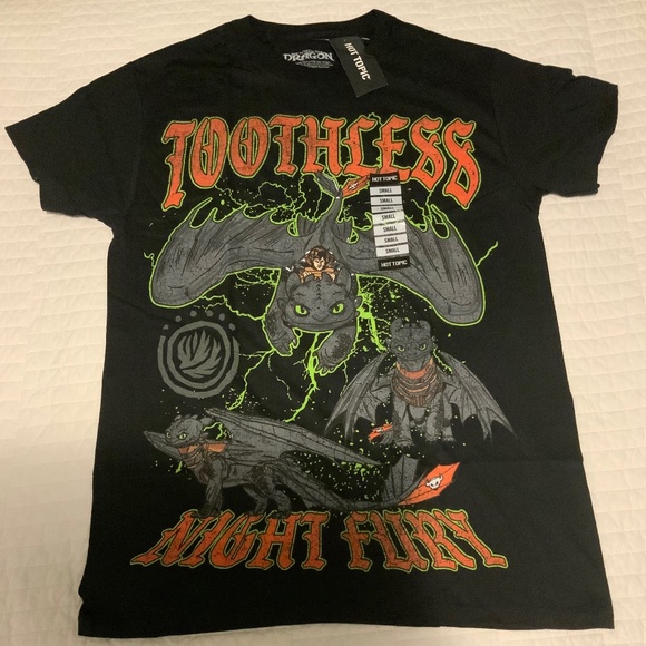 How To Train Your Dragon Night Fury Collage Vintage T-Shirt - Picture 1 of 7